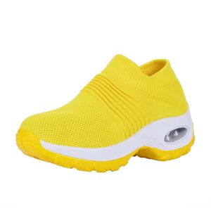 Najnowsze Mężczyźni Buty Sportowe Trzy Czarny Biały Szary żółty Biznes Buty robocze Wygodne Platformy Outdoor Men Trener Buty do biegania