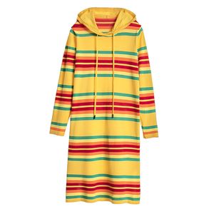 Abito al ginocchio a maniche lunghe con cappuccio nero giallo nero lavorato a maglia autunno primavera a righe arcobaleno D1356 210514