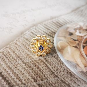 Оптовая масонская балансовая балансировка Mason Freemason простой мини-значок инкрустирован с алмазным покрытием золота BLM32