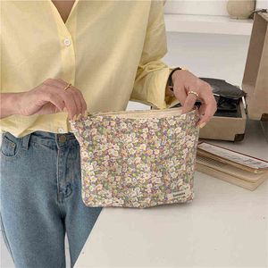 Nxy Cosmetic Bags Literary Floral High Capacity Woman Zipper Cotton Cloth Makeup Pouch Hand Travel Clutch Hand Storage 220302
