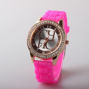 Relógios de pulso 2021 Chegada Luxo Feminino Silicone Relógios Marca Feminina Strass Relógio Urso Quartzo Jelly Vestido Relógio