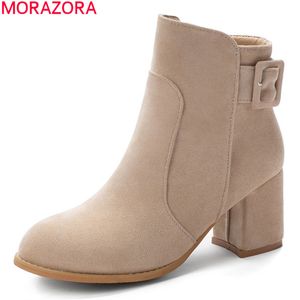 Morazora grande tamanho 33-48 mulheres botas grossas saltos altos redondos dedo do pé fivela senhoras sapatos inverno cor sólida tornozelo botas 210506