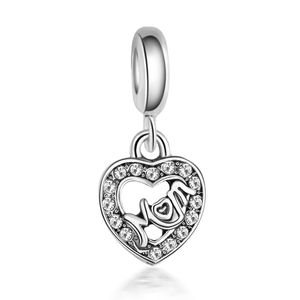 Pendenti con ciondoli a forma di cuore in metallo con foro grande Perline di strass Trovare mamma per braccialetti di perline europei Creazione di gioielli Regalo per la festa della donna