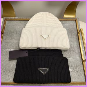 2021 Moda Kobiety Męskie Czapka Projektant Wełna Dzianiny Kapelusz Solid Color Jesień Winter Czapki Kapelusze Dopasowany Kapelusz Kampaniform Casual Casquette D218062F