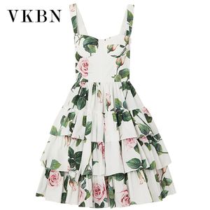 VKBNドレス女性ファッションSノースリーブニーレングスレディースドレスアップエンパイアフラワープリントパーティードレスストラップレス210507