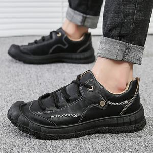 Scarpe casual da uomo Flat Flat Fashion Lace Up Autunno Primavera Pelle Low Top Sneakers Maschile antiscivolo Outdoor Lavoro all'aperto Confortevole