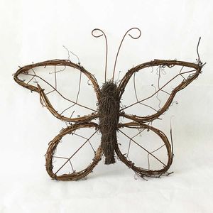 1 PC / partia Nowy Design Workhouse Decor Wiszące Dekoracje Ścienne Grapevine Gwig Rattan Motyl ozdoby Q0812