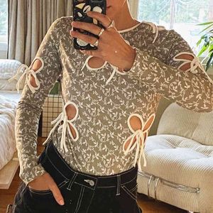 Aushöhlen Bowknot T-shirt Frauen Langarm Blatt Druck Boho Crop Top Streetwear Skinny Green Top Boho Top 210415