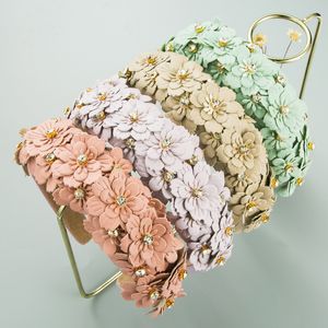 ボヘミアのクラウンビーチハワイ花柄ロマンチックな結婚式のヘアバンドの花のヘッドバンドグリーンピンク紫のパッド入りのヘアバンド