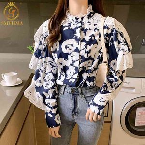 Elegante camicetta di pizzo Abbigliamento donna sexy Scava fuori Camicia floreale Top femminile Maniche a pipistrello larghe Blusa 210520