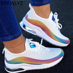 Kadınlar Renkli Serin Sneaker Bayanlar Bağcıklı Vulkanize Ayakkabı Rahat Kadın Düz Konfor Yürüyüş Ayakkabısı Kadın 2020 Moda Y0907