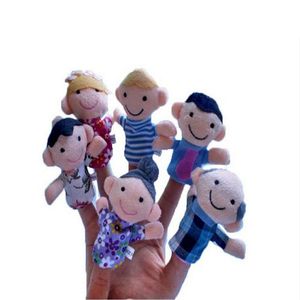 Famiglia Burattini da dito Giocattoli Simpatico cartone animato Farcito bambola di stoffa Burattino a mano Peluche educativo per bambini Puntelli parlanti 6 pezzi / set M3658