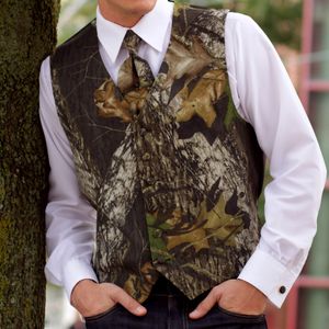 2021 Rustic Camo Groom Vests Groomman Attire Slim Fit Mens Suit Vest Prom Wear Wedding Dress Tailor Waistcoat Country Farm