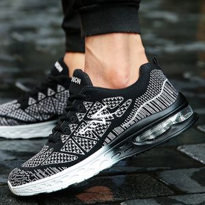 2021 Designer Running Skor För Män Kvinnor Blå Grå Röd Fashion Mens Trainer Högkvalitativa Utomhus Sport Sneakers Storlek 35-45 Zn