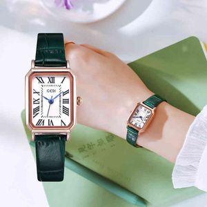 2021 Rektangel Kvinnor Klockor Elegant Ladies Quartz Armbandsur Luxury Brand Green Female Läder Clock Montre Femme