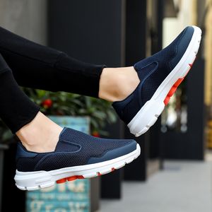 2021 Erkek Kadın Koşu Ayakkabıları Siyah Mavi Gri Moda Erkek Eğitmenler Nefes Spor Sneakers Boyutu 37-45 QC