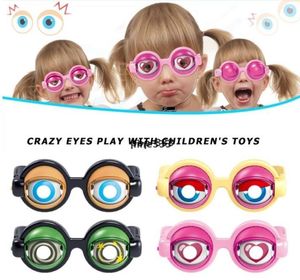 미친 눈 어린 아이들이 이상한 안경 장난감 소규모 창조적 인 재미있는 소품을 만듭니다.
