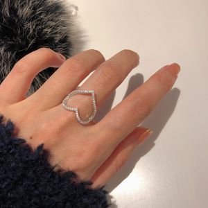 Hollow Heart Finger Ring Diamond Cz 925 sterling silver Fest Bröllopsringar för kvinnor Lova Födelsedag Smycken Present