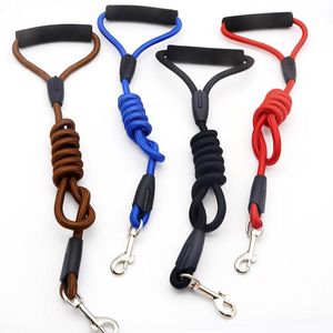 Pet Leade Traction Liny Regulowany Pies Uprzączki Smycze Bliski Małe Psy Outdoor Travel Pas bezpieczeństwa Zwierzęta Akcesoria BH5339 Tyj