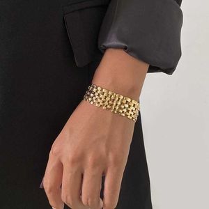 Punk kvinnor armband mode armband för kvinna europeisk enkel damer party charm smycken trendig guld färg metall armband g1026