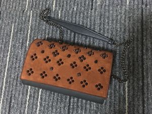 Damen Rivet RedBottoms Umhängetasche, Modedesigner-Handtasche, hochwertige Tragetaschen aus echtem Leder