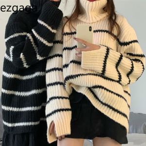 Ezgaga Maglione Donna Autunno Inverno Dolcevita Casual Spessore Caldo Manica lunga Maglione a righe Pullover Allentato Outwear Streetwear 210430