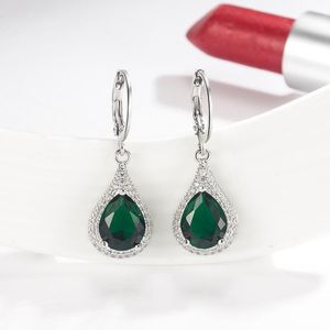 スタッドペアグリーンシミュレートNano Emerald 女性用gemstonesステートメントジュエリーのためのスターリングシルバーイヤリング