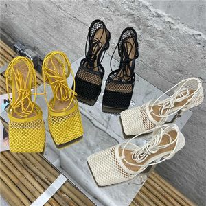 2021 Women Sandals Solid High Heels Summer Shoes Female Square Toe Roman Lady Casual Cross Toe Heels Yellow Mesh Strap Shoes Y0721