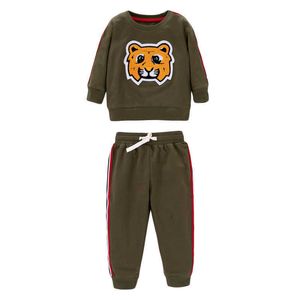 Jumping Meters Manica lunga Ragazzi Ragazze 2 pezzi Set per bambini autunno inverno Cotone Abbigliamento per bambini Abiti da tigre Set di abbigliamento 210529