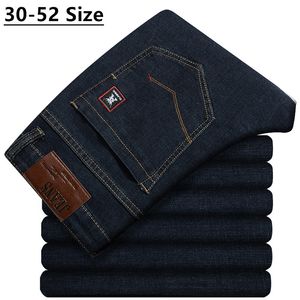 Plus Storlek 42 44 46 48 50 52 Mäns Klassisk Svart Business Casual Straight Loose Denim Stretch Jeans Male Brand Byxor