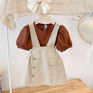 Sommarflickor kläder sätter japansk koreansk stil bubbla ärm t-shirt + suspender kjol 2pcs baby barn barn kläder kostym y220310