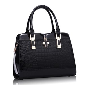 Fashion womens totes bags European and American crocodile pattern design handbag outdoor 32cm lady shoulder bag