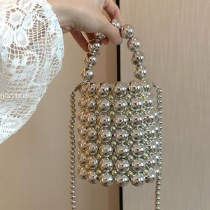 Aftonväskor Lyxig Stor Pearl Bucket Bag Kvinnor Chic Handgjorda Clear Beading Clutch Purses och Handväskor Dam Messenger Dinne