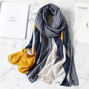 Design Brand Winter Kvinnor Scarf Mode Plaid Print Bomull Hijabs Scarves För Ladies Sjalar Och Wraps Pashmina Echarpe