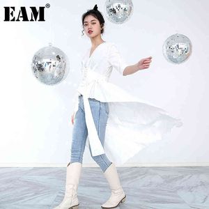 [EAM]女性白い不規則なベルトストライプドレスラウンドネックハーフスリーブルーズフィットファッションスプリング夏1DD235400 21512