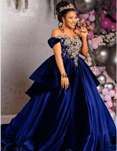 2021A-Line Forman Prom Вечерние платья с плеча с короткими рукавами Бальное платье Платье Quinceanera Velvet Applique Robe de Soirre