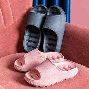 Verão Homens Mulheres Mulheres Indoor Chinelos de Moda Home Soled Banheiro Slides Escape Bath Non-Slip Clippers Chinelos Drop Shipping Y1206