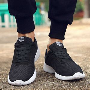 2021 Våren Nya Män Casual Skor Lace Up Men Skor Lätt Bekväm Andningsbara Walking Sneakers Tenis