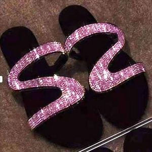 Letni buty Sandały dla kobiet Bling Flat Rhinestone Ladies Beach Sandles Designer Sandalias Mujer Sandels