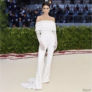 Sexiga långa jumpsuits för kvinnor off shoulder vit jumpsuit Elegant sommaroverall Kendall Jenner