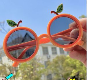 Mode Kinder Orange Sonnenbrille Baby Mädchen Full Frame Silikon Sonnenbrille 2021 Kinder UV-Schutz Polarisierende Cartoon Brille Eyeglasse Strand Sunblock S1082