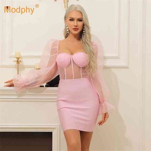 夏のセクシーレーヨン包帯ドレス到着メッシュインサート女性ピンクパーティーナイトクラブボディコンvestidos 210527