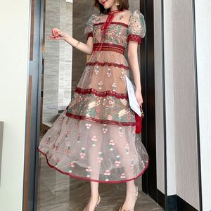 高品質の夏デザイナーメッシュレースドレス女性半袖ビンテージフラワー刺繍党Midi Dress Vestidos 210514