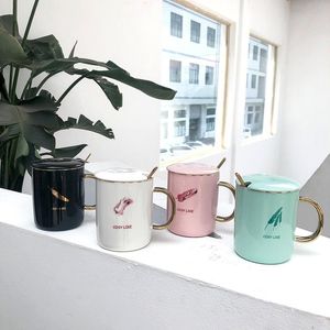 Nordic Ins Licht Luxus Feder Gold Griff Keramik Tasse Mit Deckel Kreative Becher Büro Kaffee Milch Tee Mode Student Tassen