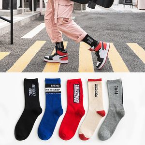 5 par Fashion Sports Socks Men Kvinnor unisex skateboard gata stil bomullsrumma andningsbrev tryckt basket gai