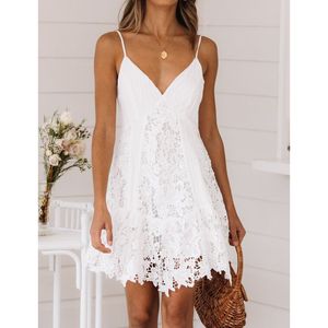Sommar kvinnor mini party sexig spaghetti strap vit spets tunika strand klänning 210415