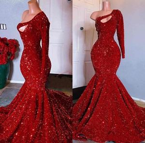 Red Cekinowe Syrenki Prom Dresses 2021 Plus Rozmiar Jeden Ramię Z Długim Rękawem Keyhole Black Girls Party Suknie wieczorowe Vestido de Fiesta