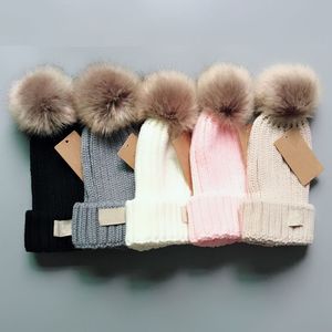 Luxo Pom Pom Poms Kid Hat Chapéu De Moda Inverno Chapéus Para Crianças Caps Bebê Cor Sólida Desenhador De Malha Feijão De Malha