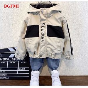 Baby Jungen Jacke Herbst Gefüttert Kinder Mäntel Mode Brief Reißverschluss Jungen Frühling Koreanische Kinder Windjacke Oberbekleidung 211011