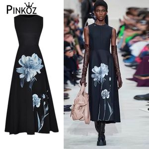 Pist Tasarımcısı Ünlü Stil Yaz Chic Black Çiçek Baskılı A-Line Kolsuz Parti Yemeği Elbiseler Robe Vestidos 210421
